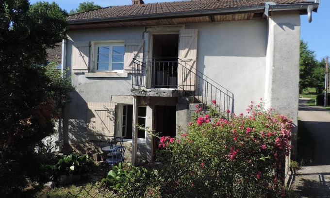 Saint-Germain-en-Montagne Maison | Petite maison rustique