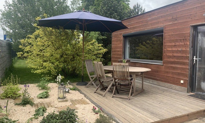 Le Thuit-de-l'Oison Maison | Petite maison en bois avec terrasse