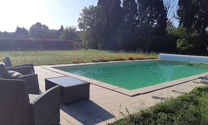 Eygalieres Maison | PETITE MAISON DE CHARME AU MILIEU DES CHAMPS A 2 MIN DU VILLAGE