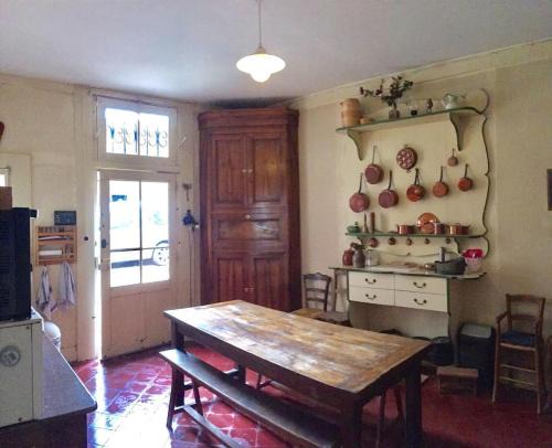 Fleurie Maison | Petite Maison du Château des Moriers