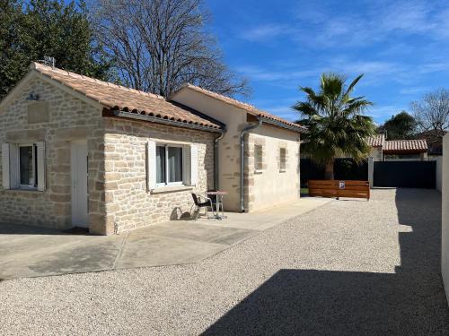 Meze Maison | Petite Maison refaite à neuf proche plage