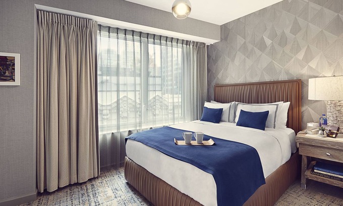 Financial District Hôtel | Petite Queen Bedded Room at The Artezen Hotel, Walk to Attractions