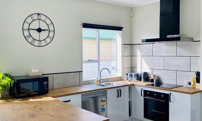 Petone Maison | Petone Beach - Entire Villa & Optional Sleep-Out