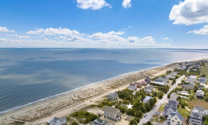 Milton Maison | Pets Friendly, Waterfront, Large backyard, Bonfire with grill, outside shower