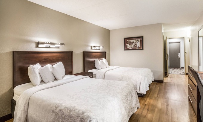 Woburn Maison | Pets Stay Free! 2 Family-Friendly Units, FREE Parking, Minutes to Stone Zoo!