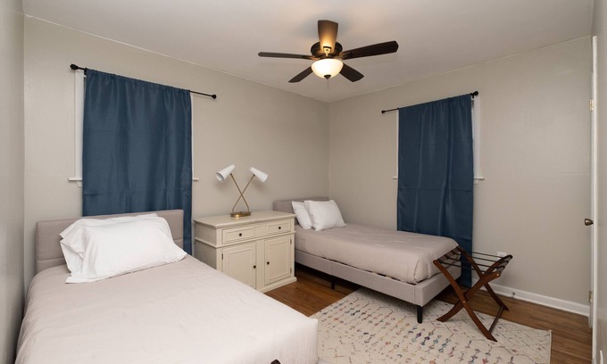 Huntsville Maison | Pets Stay Free! 3 Bedroom Ranch*South Huntsville* Fully Fenced Yard