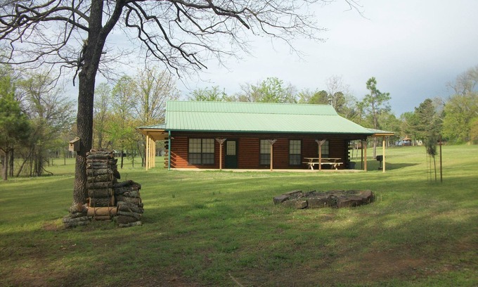 Pettit Cabine | Pettit Mtn. Ranch Log Cabin sur Gated 37 acres près de la baie de Pettit et le lac Tenkiller