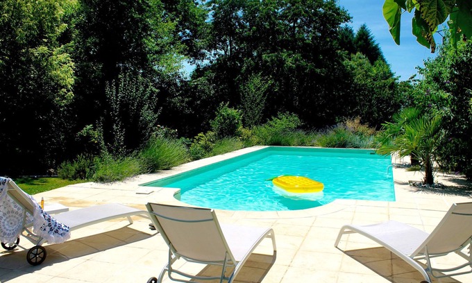 Saint-Sulpice-les-Feuilles Maison | Peuchaud by Interhome
