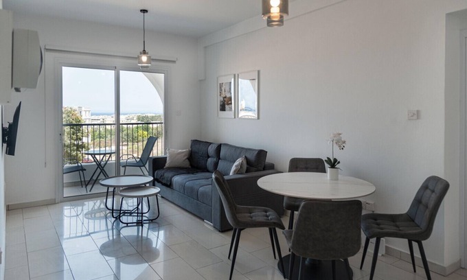Old Town Appartement | Phaedrus Living: Golden Seaview Residence