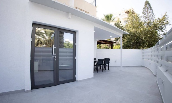 Skala Appartement | Phaedrus Living: Luxury Mackenzie Flat