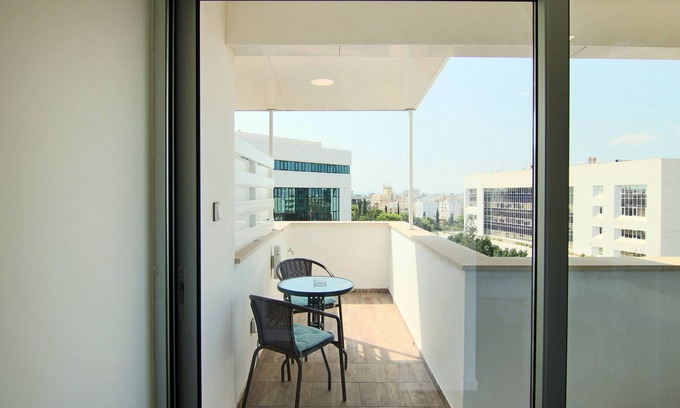 Acropolis Appartement | Phaedrus Living Luxury Suite Nicosia 504