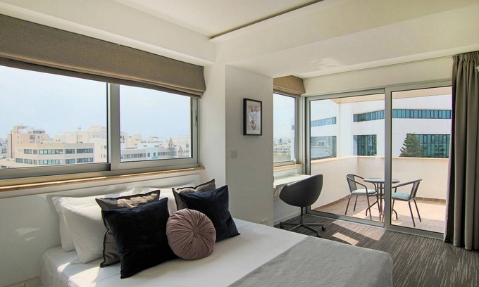 Acropolis Appartement | Phaedrus Living Luxury Suite Nicosia 507