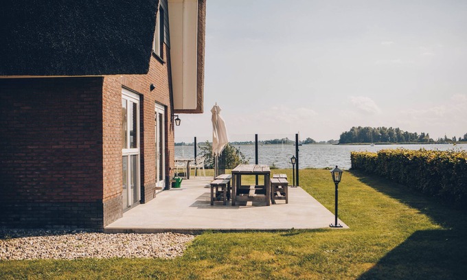 Heeg Maison | Pharshoeke’s crown jewel on the Heegermeer