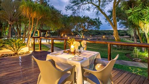 Thorny Bush Game Reserve Cabine | Phelwana Game Lodge