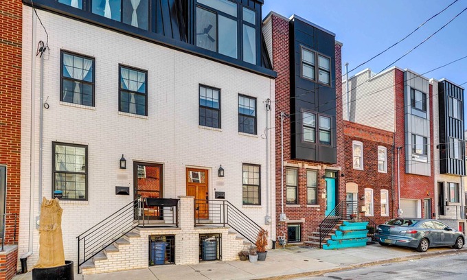East Passyunk Crossing Maison | Philadelphia Townhome w/ Cityscape Views!