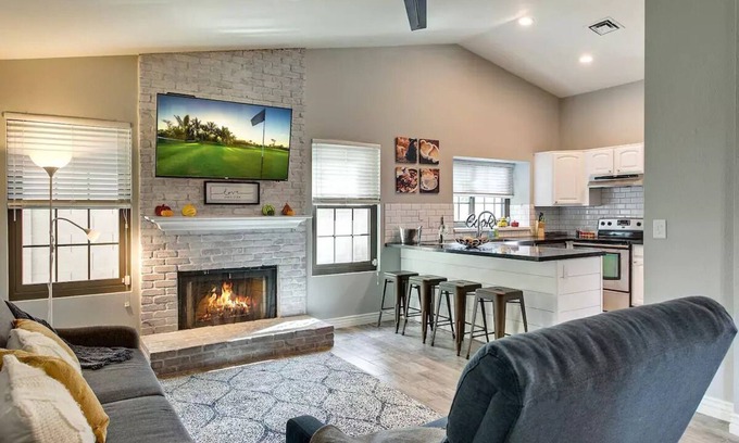 Mountain Park Ranch Maison | Phoenix / Ahwatukee Resort House w/ Pool & Jacuzzi