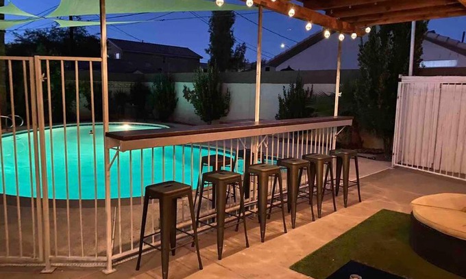 Rancho Oakey Maison | PHOENIX HOUSE GREAT FOR GROUPS!