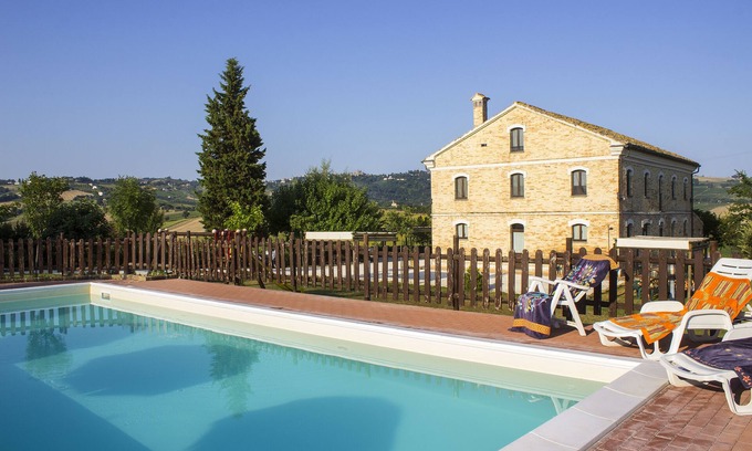 Montecarotto Maison | Piagge Del Sole: Belle ferme à la campagne avec piscine