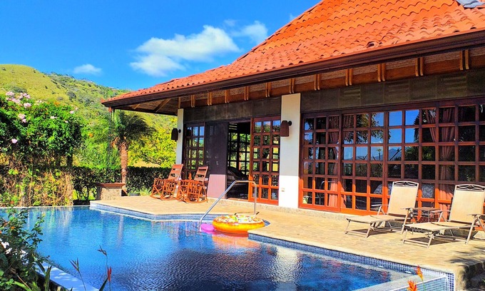 Pan de Azucar Maison | Pica Flora Balinese style Chalet Atenas Costa Rica