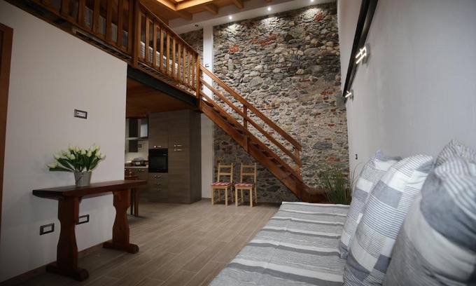 Arona Appartement | PICCOLA VILLA nel Centro Storico