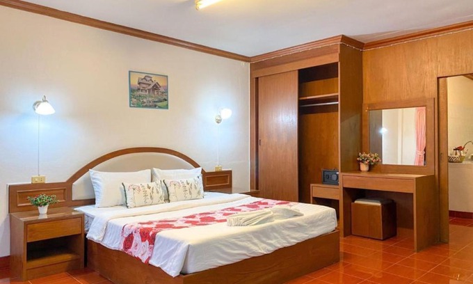 Nanai Road Maison | Pichnaree Guest House