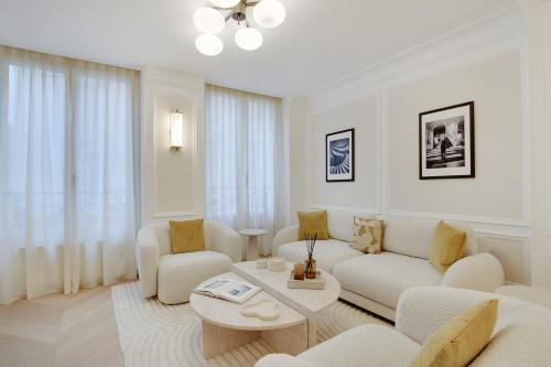 Quartier du Faubourg-Montmartre Appartement | Pick A Flat's apartment in Opéra- Rue Lafitte