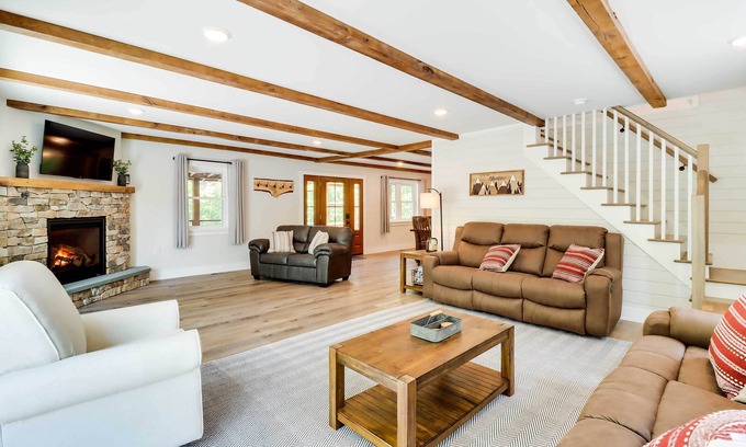 Potts Grove Cabine | Pickleball Court & Fire Pit: Milton Cabin!