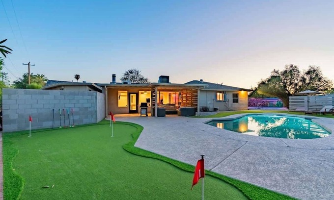 Bel Air Maison | Pickleball | Sparkling Pool | Mini Putt | Sleeps14