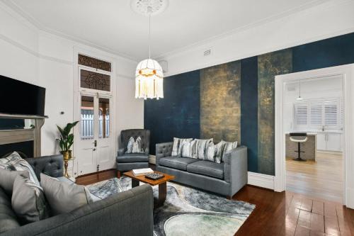 Inglewood Maison | Picture Perfect Create timeless treasures