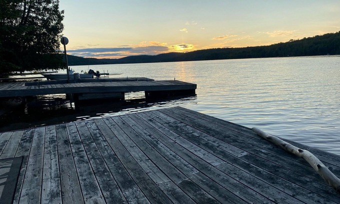 Feronia Cottage | Picturesque Cottage w/ hot tub on Trout Lake