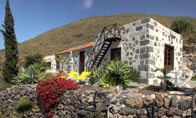 Guia de Isora Maison | Vue sur la côte magnifique, au bord d’une réserve naturelle