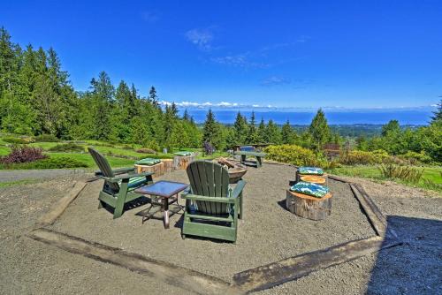 Port Angeles Maison | Picturesque Port Angeles Cabin with Fire Pit!
