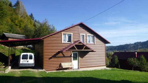 Verkhovyna Maison | Pid lisochkom