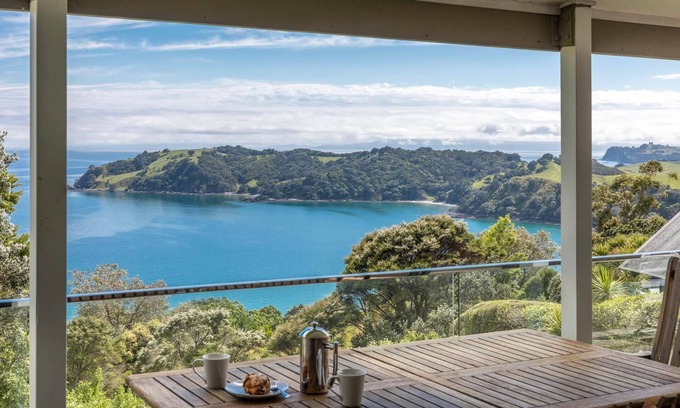 Waiheke Island Maison | PIEMELON BAY VIEWS - Coast & Country