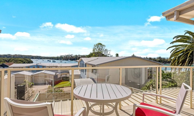 Huskisson Maison | Pier 8 by Experience Jervis Bay