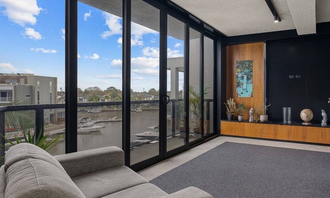Patterson Lakes Maison | Pier One Luxe Riverside Living