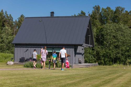 Pohja-Parnumaa Parish Maison | Piesta riverside cottage in Soomaa region