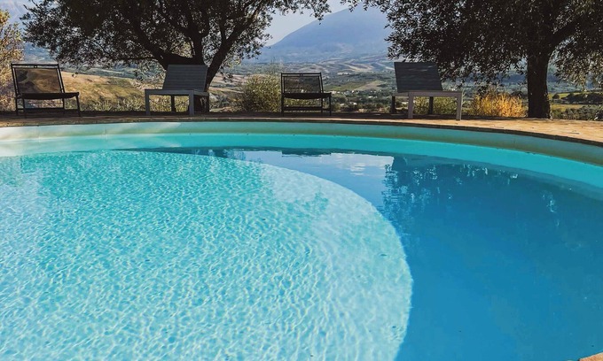 Torre de' Passeri Appartement | Pietra Pizzuta, Country House "Gran Sasso" in the heart of Abruzzo. 1 pool