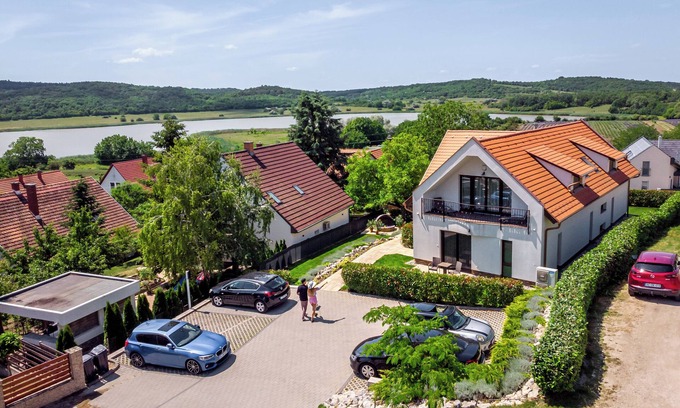 Tihany Appartement | Luxury by the Inner Lake - Cozy studio with sauna in charming Tihany