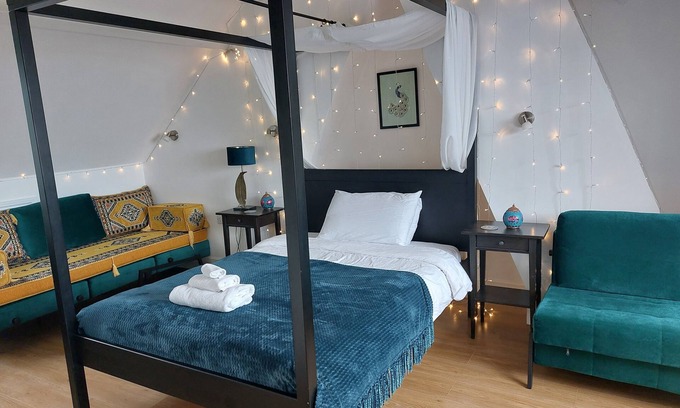 Glastonbury Maison | Pilgrims of the Goddess - Room 7