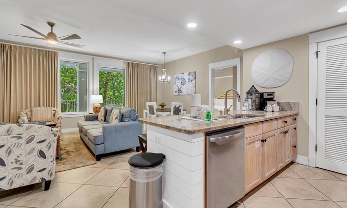 Villa Lago Copropriété | Pilot House-Village Charm: 2BR Condo in the heart of The Village of Baytowne Wharf at Sandestin Golf and Beach Resort!