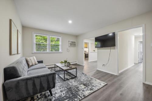 Newark Appartement | Pine Brook 818 I Pool Gym I Free Parking !