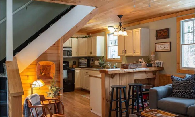 Alder Creek Cabine | Pine Cone Cabin, Amazing Hiking Trails Close By!