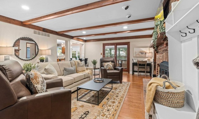 Washington Crossing Maison | Pine Cove Retreat - 4BR - Pool