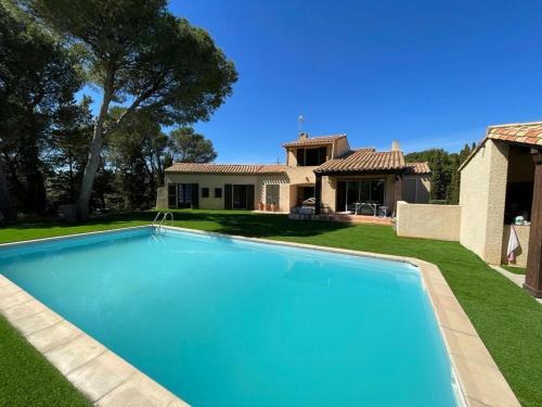 La Celle-sous-Gouzon Maison | Pine forest house 4 bedrooms with pool