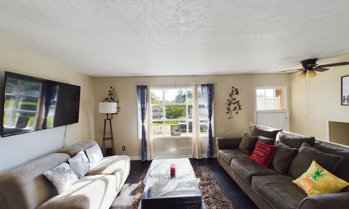 Pine Forest Maison | Pine Forest Zen Cottage - 10 Min to Fort Bragg