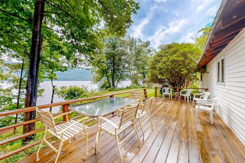 Silver Bay Maison | Pine Knoll on Lake George