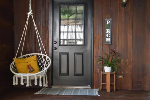 Lexington Maison | Pine Song Retreat