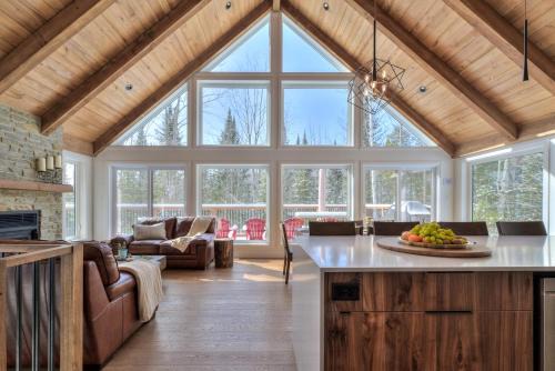 Amherst Chalet De Ski | Pine Tree Lodge