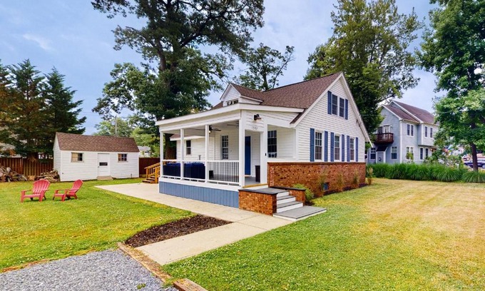 Edgewater Maison | Pine Whiff Beach House